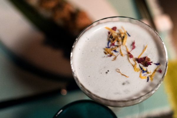 aperitivo con cocktail al rooftop di Risorgimento Resort