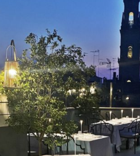 Il rooftop di Risorgimento Resort al tramonto